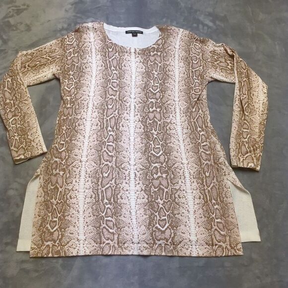 Boston Proper Long Sleeve Tunic Top Sweater Sz M Animal Print Slit Sides‎ - Picture 1 of 15